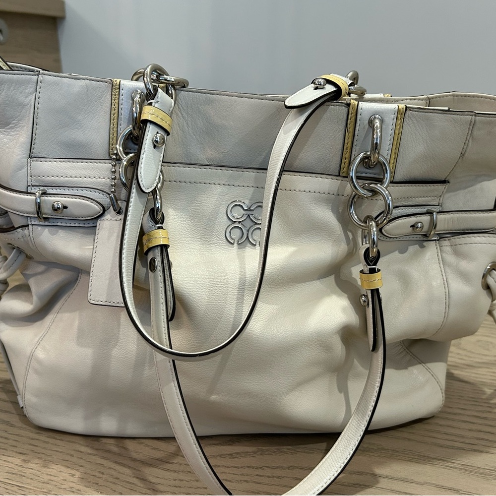 Coach Elegant Cream Leather Tote Bag